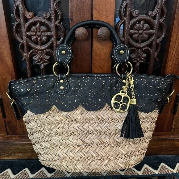 Iman Global Chic Resort Straw & Black Faux Leather Handbag Tote Bag with Charms! - Picture 12 of 13